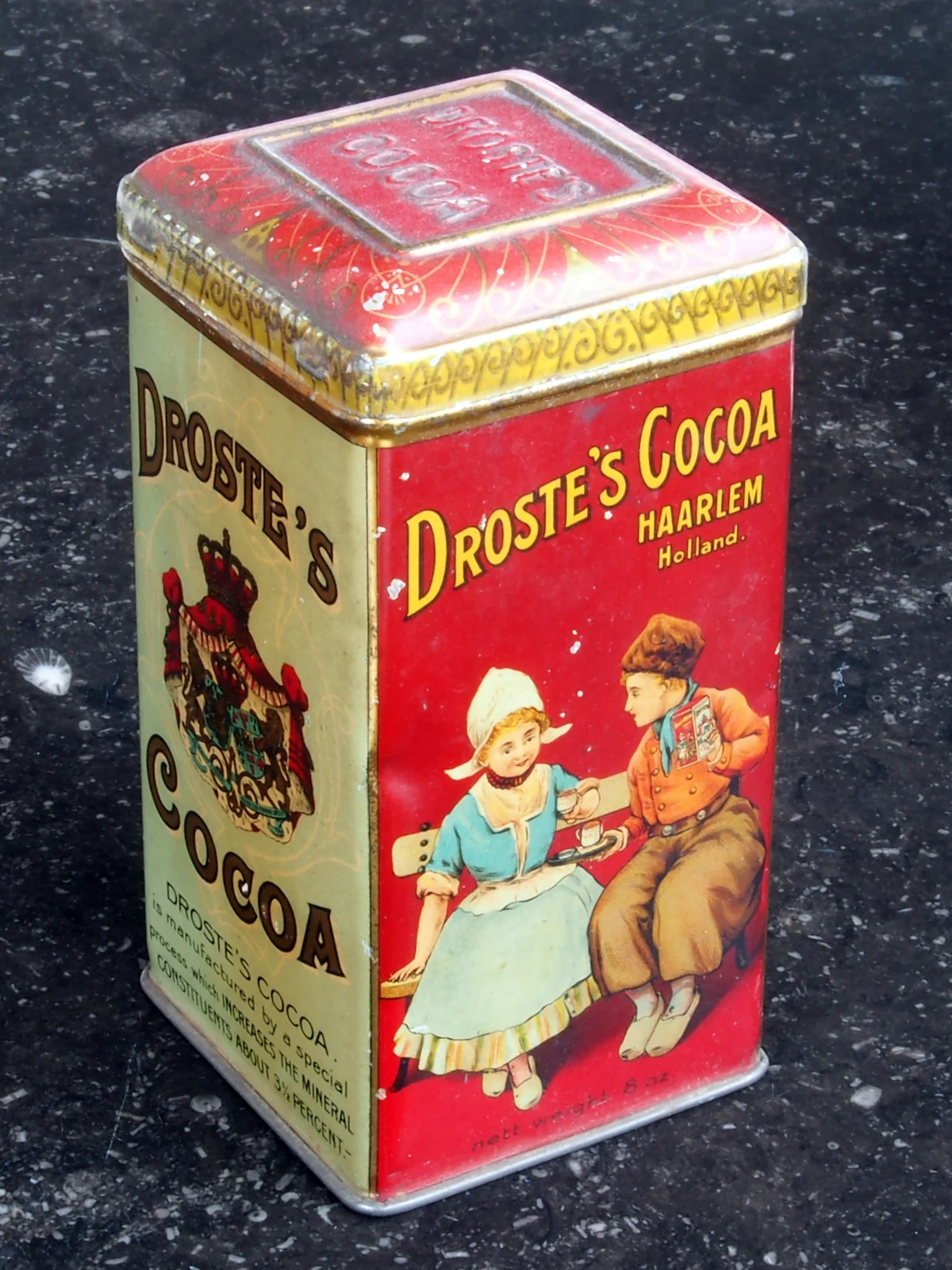 Historyczna puszka Droste